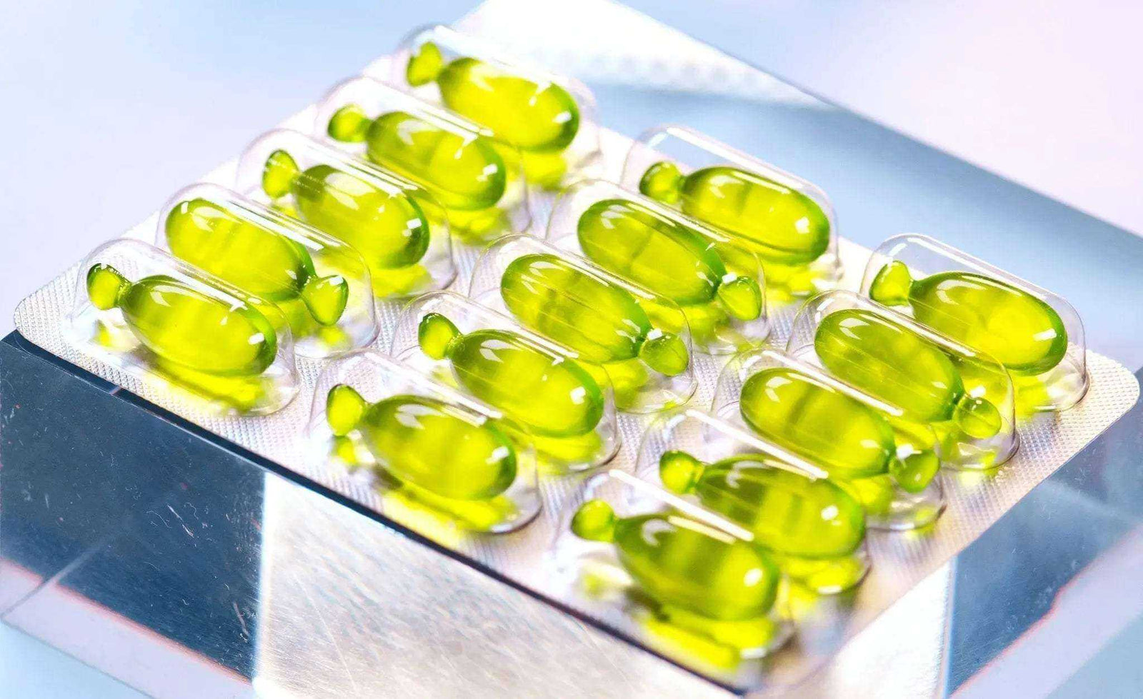 LUMIERE-COLOUR Intensive Leave-In Hair Oil capsules for shine and protection